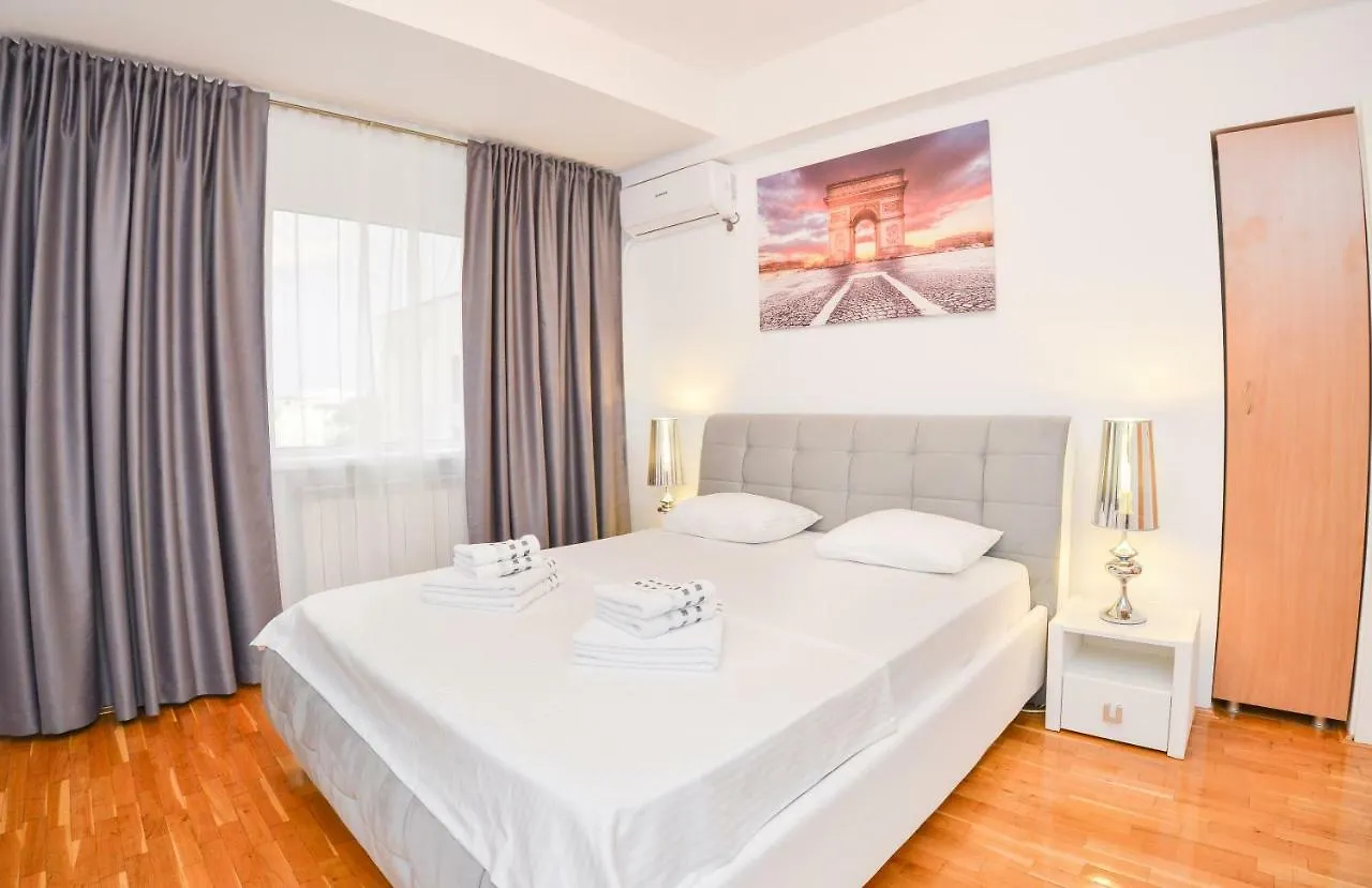 University Square Accommodation Bukarest Apartman