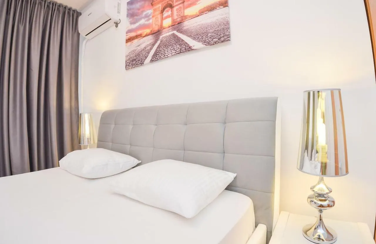 Apartment University Square Accommodation Bucharest